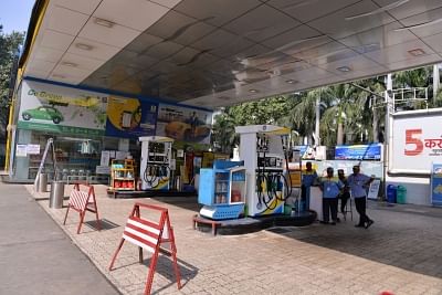 400 petrol pumps in Delhi shut as dealers go on strike