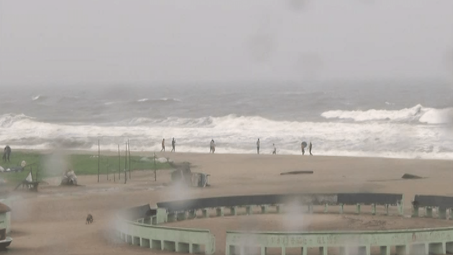 Cyclone Gaja Hits Tamil Nadu Coast; At Least 2 Dead And Thousands Evacuated