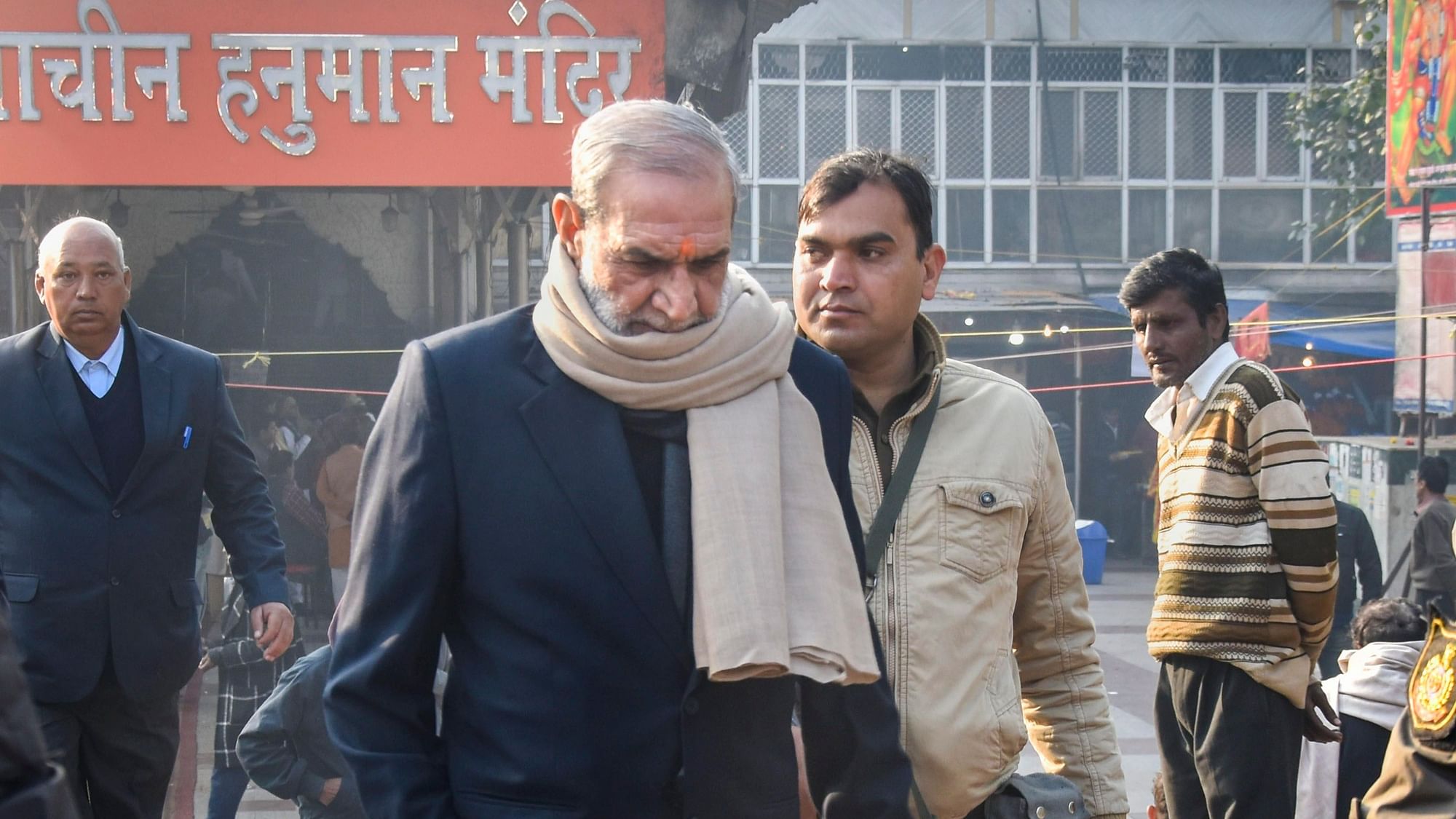 Congress Leader Sajjan Kumar Quits Congress A Day After His Conviction ...