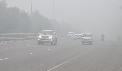 Dense fog blankets Delhi; air quality 'severe'
