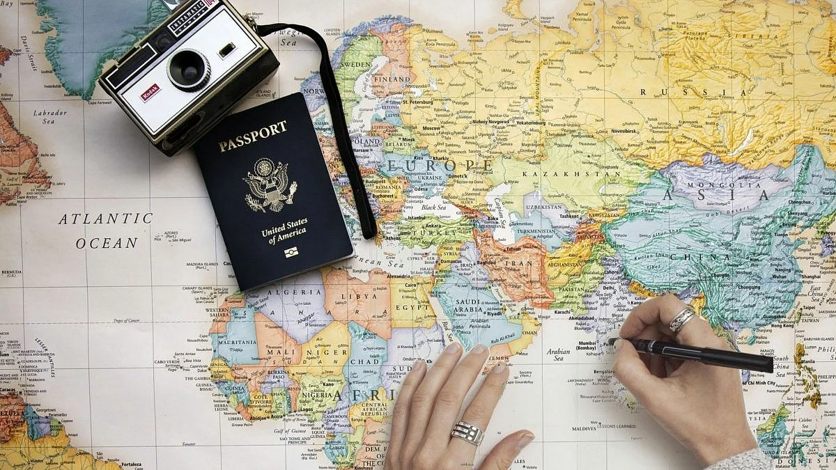 Paper Maps Stay Important Even in Digital Age