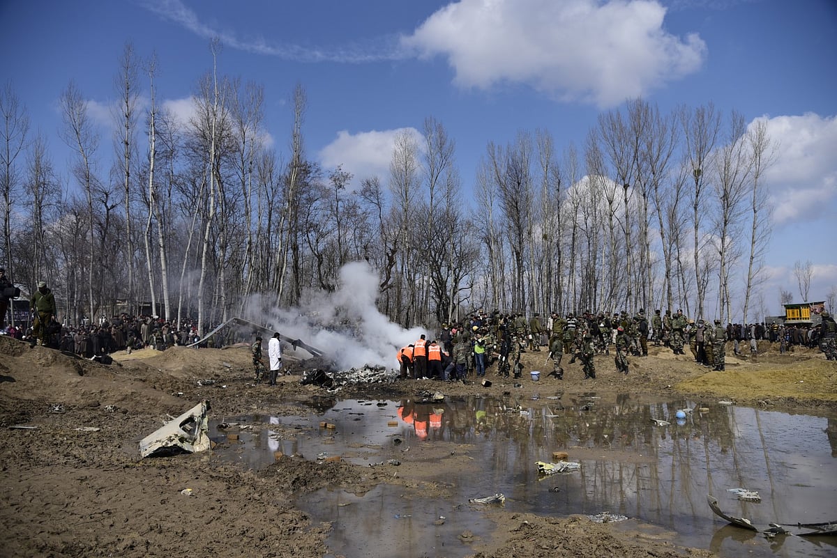 6 IAF Officers, One Civilian Killed in Helicopter Crash in Budgam