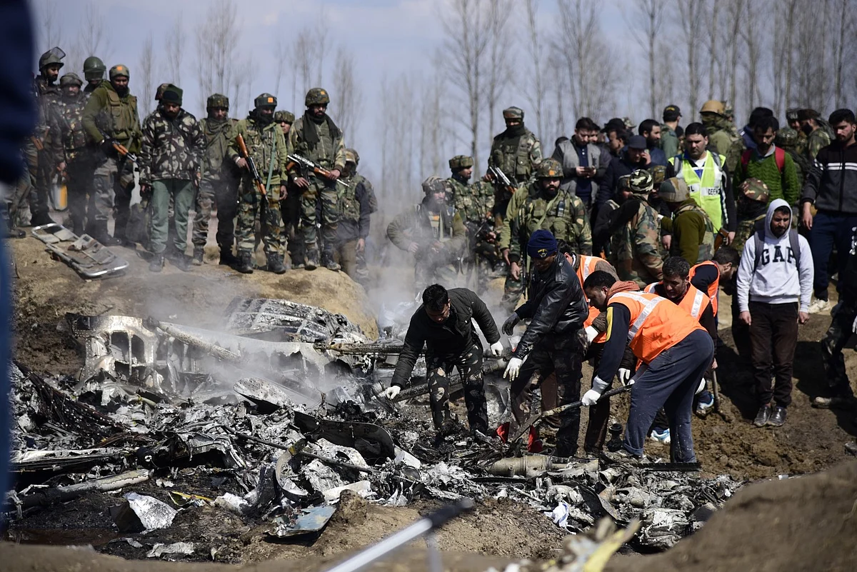 6 IAF Officers, One Civilian Killed in Helicopter Crash in Budgam