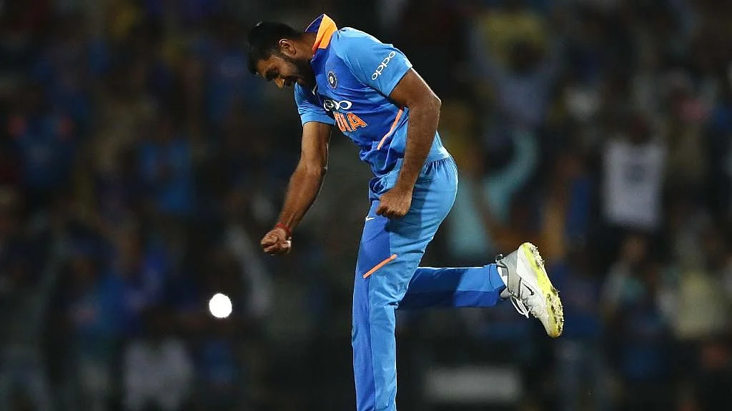 India vs Australia 2nd ODI: 46 Runs & 2 Wickets, But 'Calm' Likely to Win Vijay Shankar His World Cup Ticket