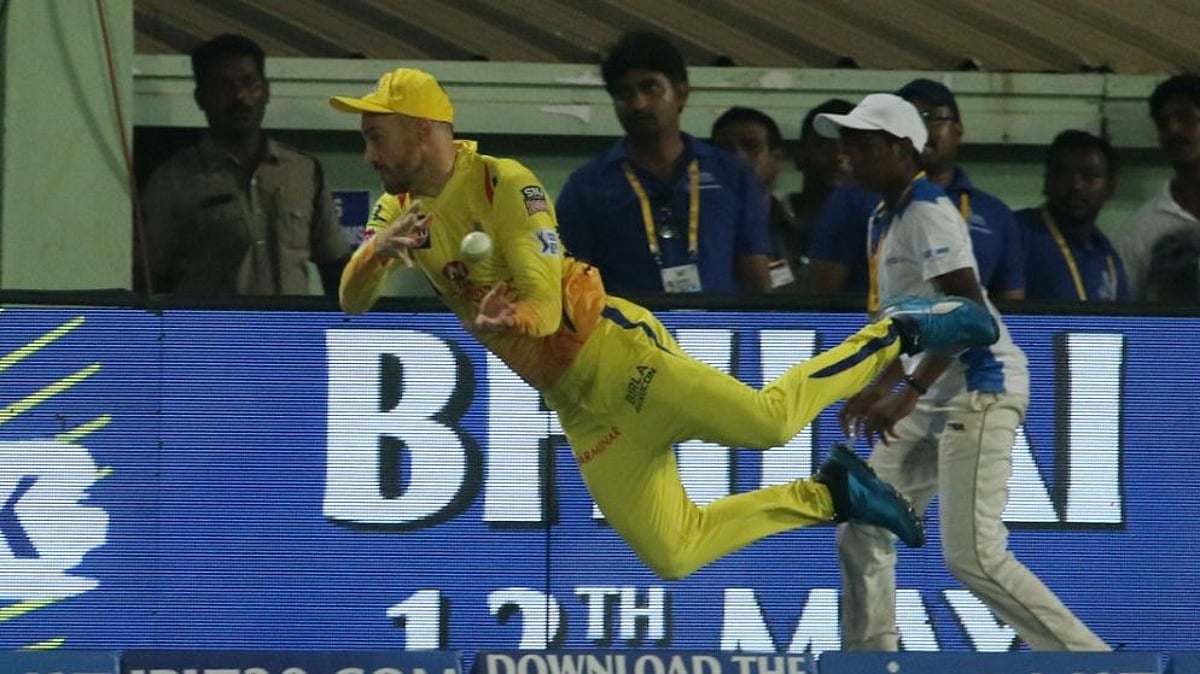 Ipl 2019 Qualifier 2 Twitter Praises Faf Du Plessis For His Superb Fielding Effort Against Delhi Capitals