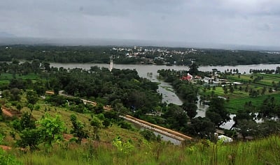 Monsoon sets in both Telugu states, brings cheers to people