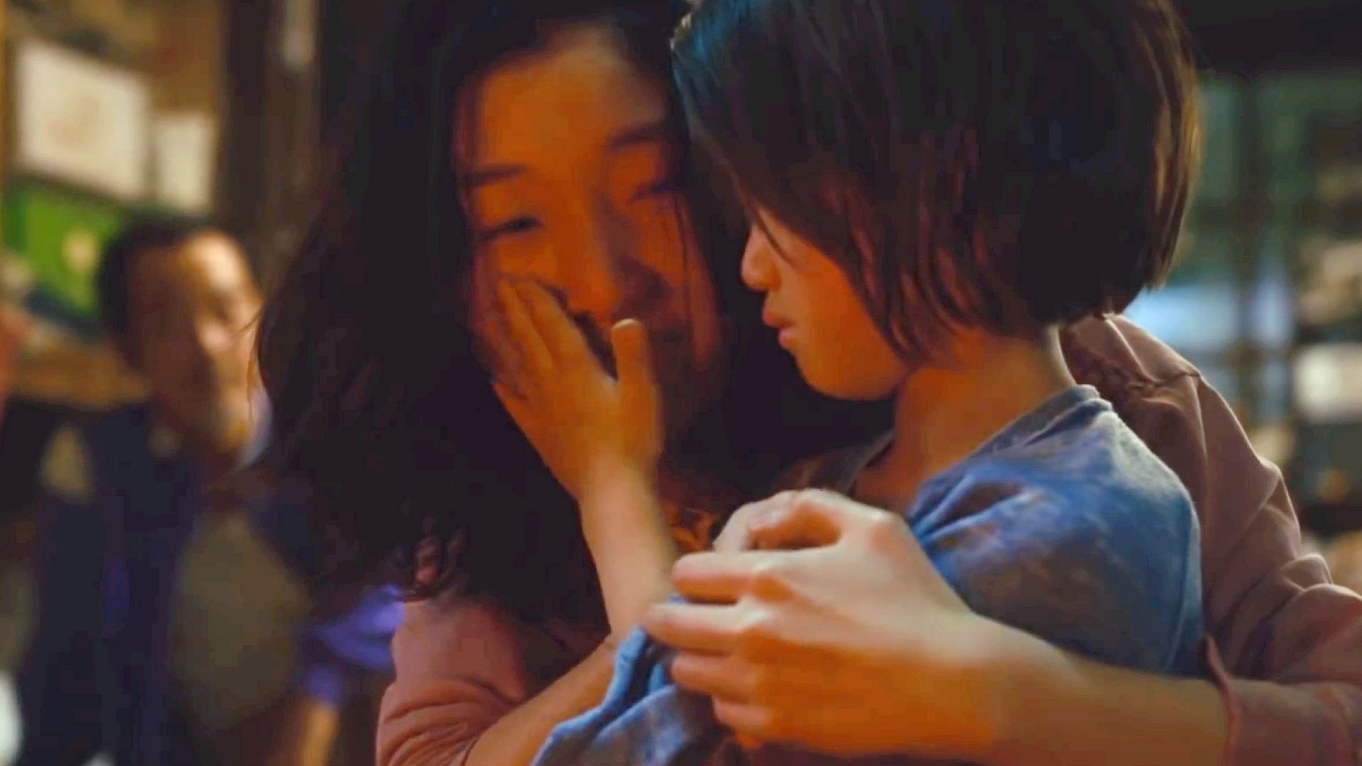 shoplifters movie review new york times