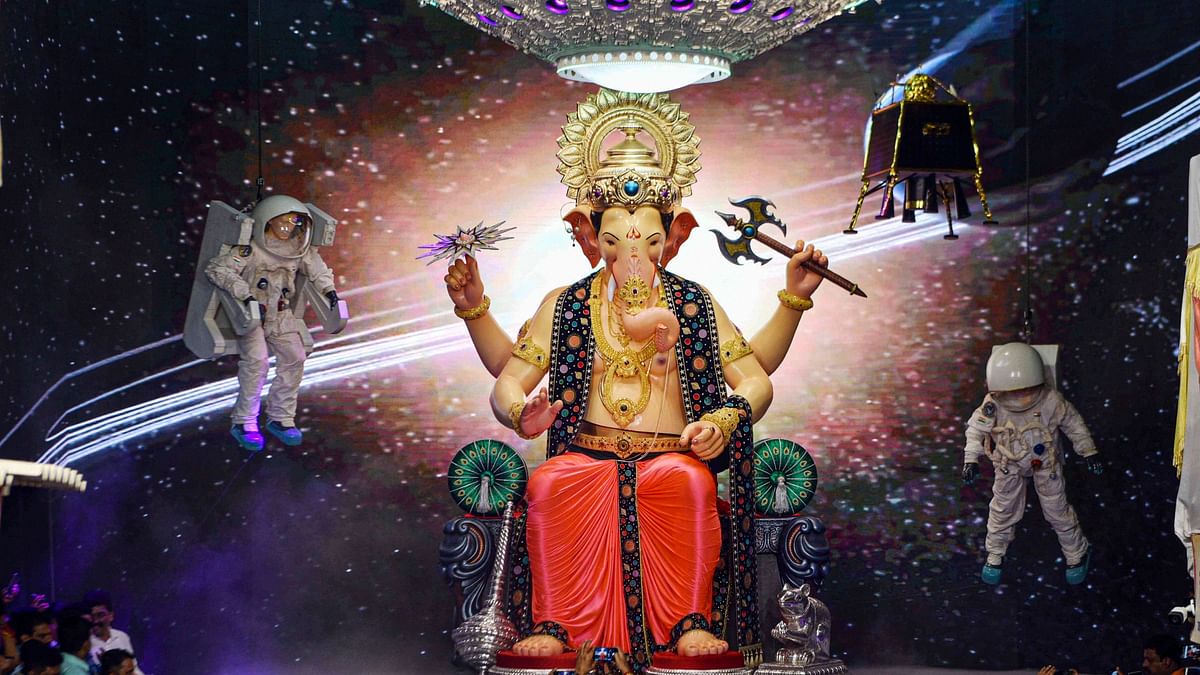 Ganesh Chaturthi 2019: Mumbai's Famous Ganesh idol, Lalbaugcha ...