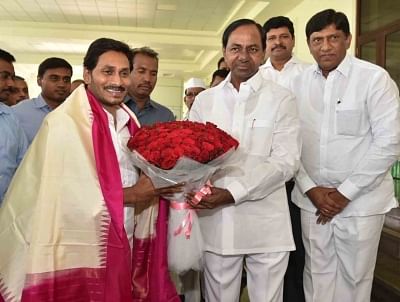 Andhra, Telangana CMs Discuss Inter-state Issues