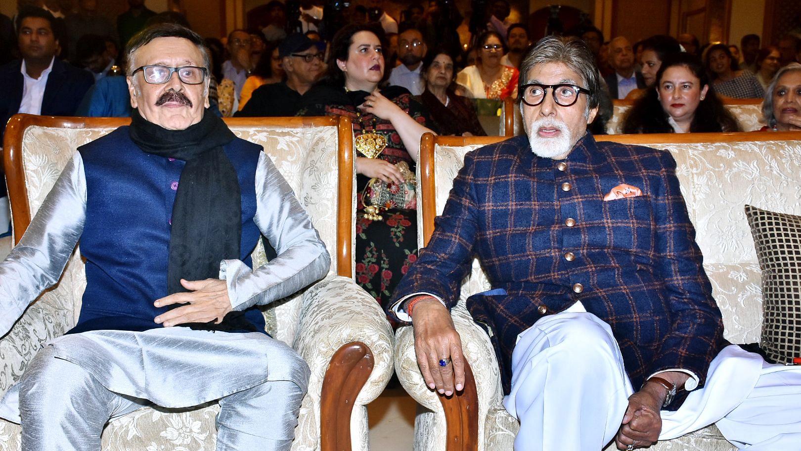 Amitabh Bachchan Releases Book On Actor Balraj Sahni Written By Son ...