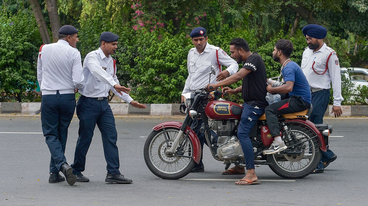 Top Stories From Ahmedabad MV Act in Gujarat Deadline relaxed till Oct 15 for compulsory