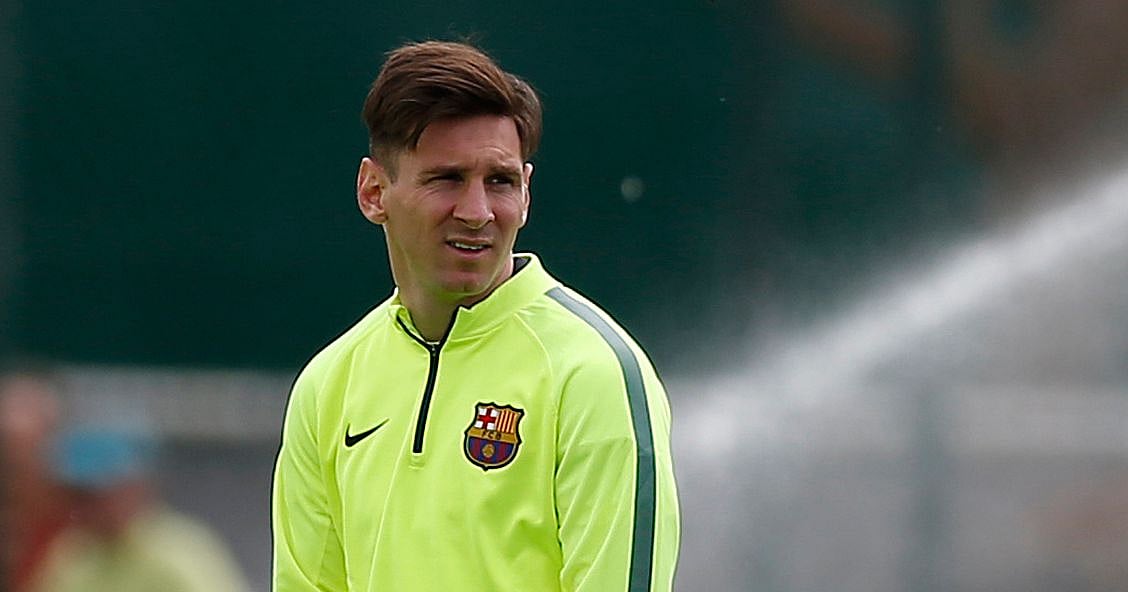 Messi Signed First Barca Contract On a Napkin Ex Barca Official