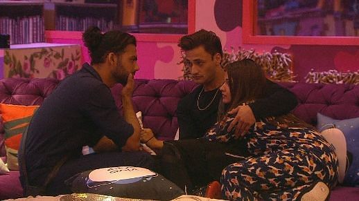 Bigg Boss 13 Day 124 Full Episode Preview Someone Is Holding