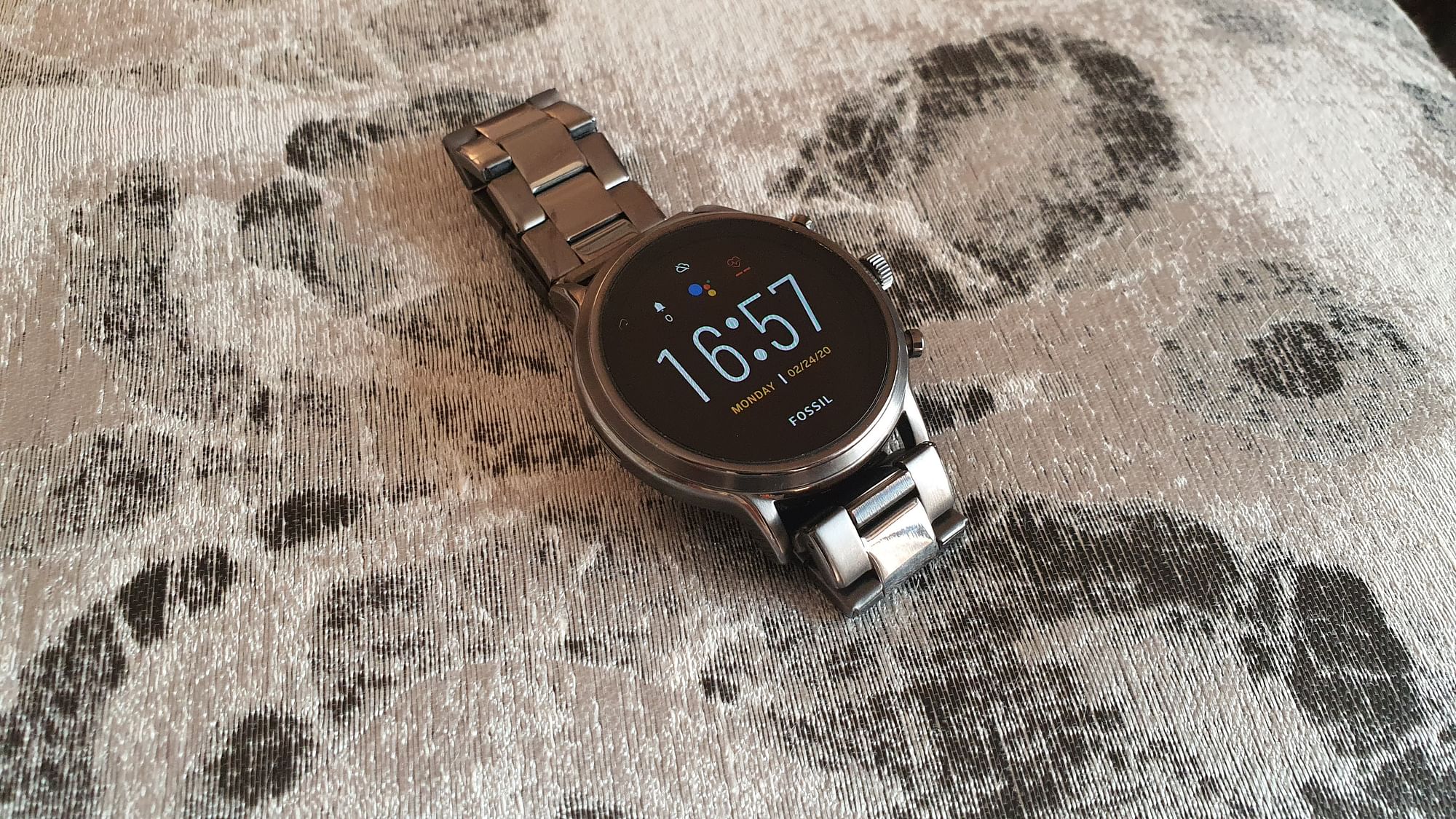 The carlyle best sale hr smartwatch