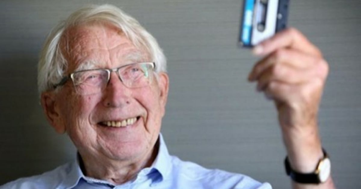 Audio Cassette Tape Inventor Louis Ottens Dies at 94
