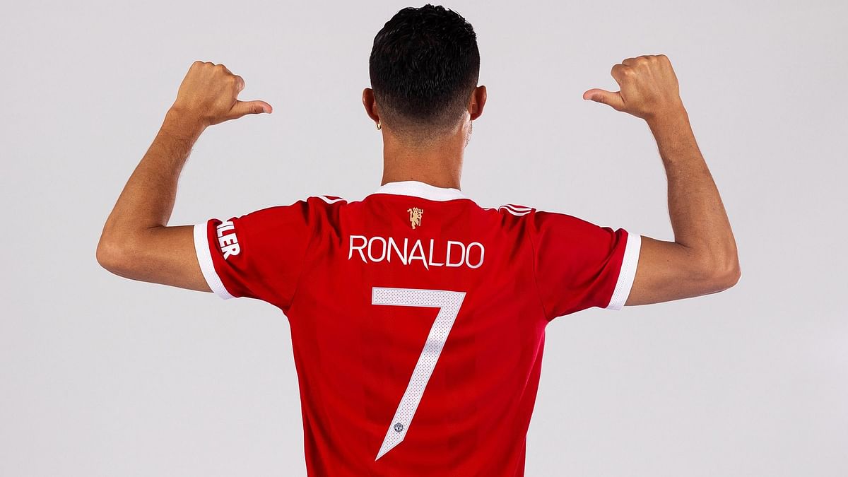 ronaldo new man utd shirt