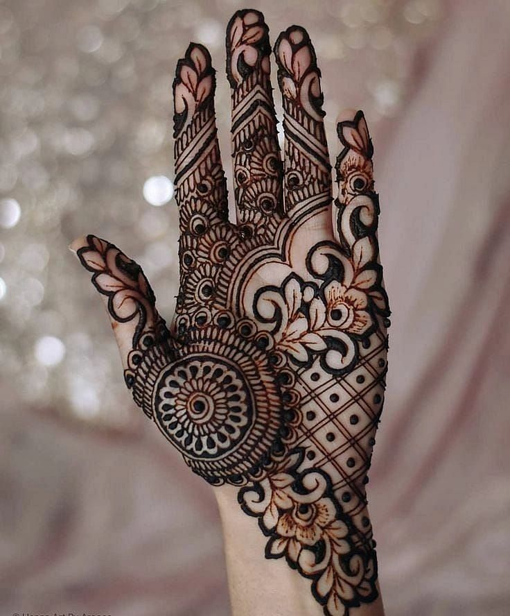 Simple Mehndi Design Front: 10 Eye-Catching Ideas to Make Heads Turn!