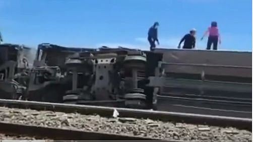 3 Killed, At Least 50 Injured After Amtrak Train Derails in Missouri