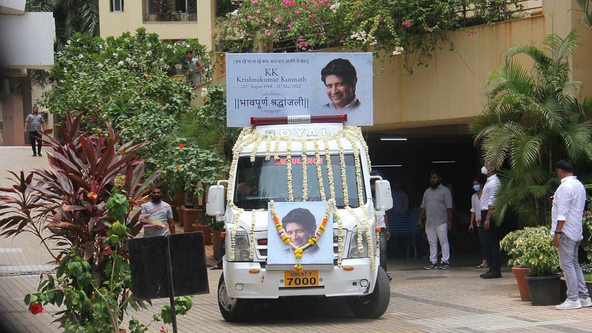 KK Funeral Live Updates Son Nakul Leads Funeral Procession, Celebs Join