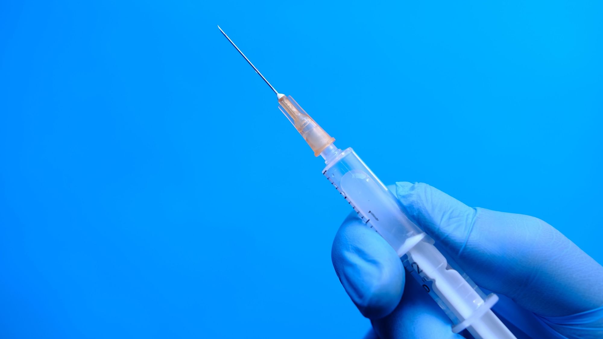 39 Students Given COVID-19 Vaccine With Single Syringe in MP; FIR Filed