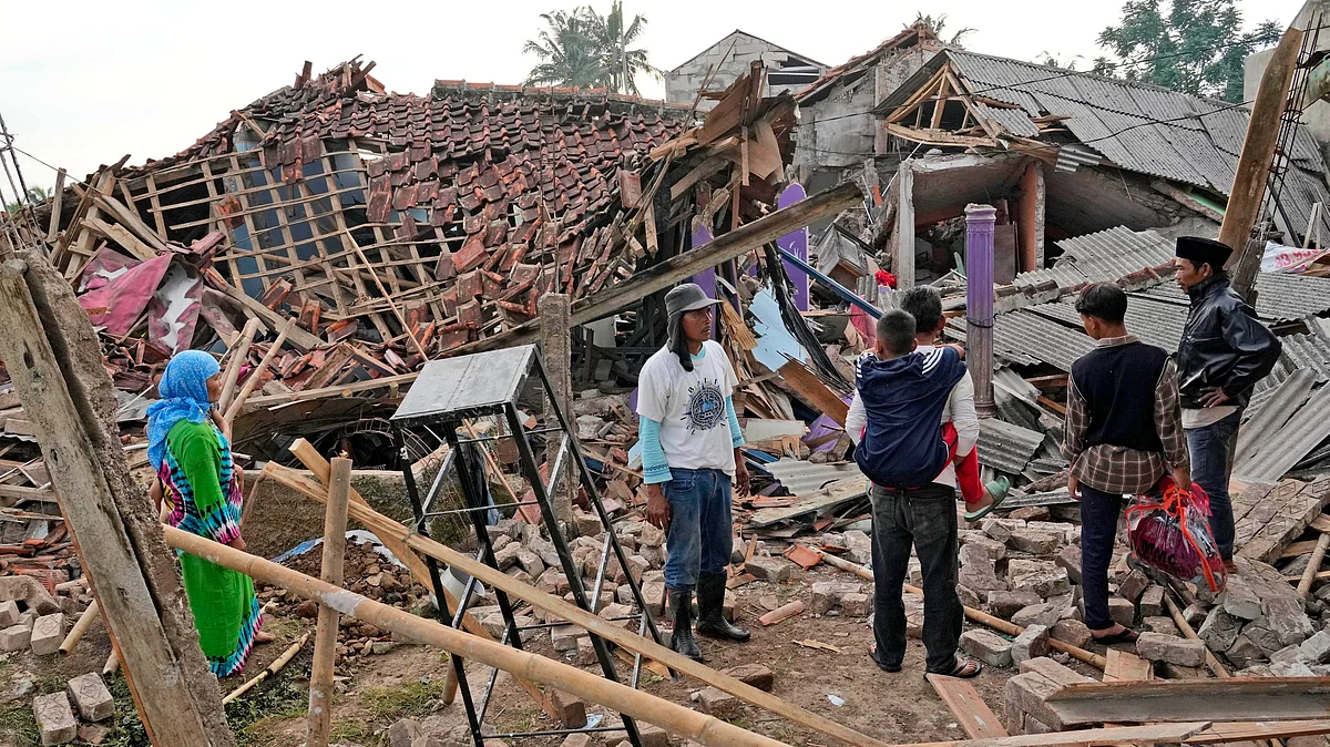 In Photos: 268 Killed, Over 1,000 Injured As Earthquake Rocks Indonesia ...