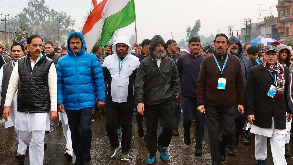 Sanjay Raut joins Bharat Jodo Yatra in J&K, Eknath Shinde faction slams ...