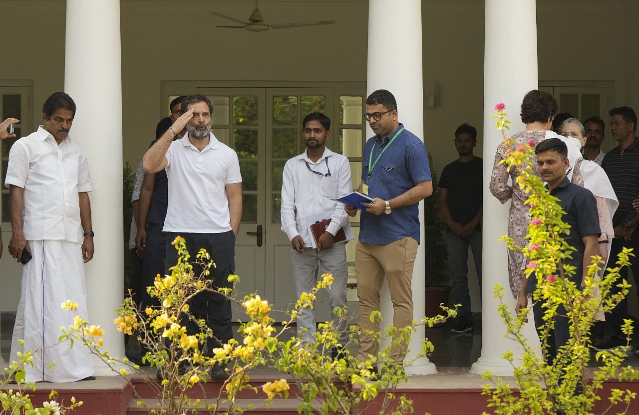 In Photos Congress Leader Rahul Gandhi Vacates 12 Tughlaq Lane Bungalow