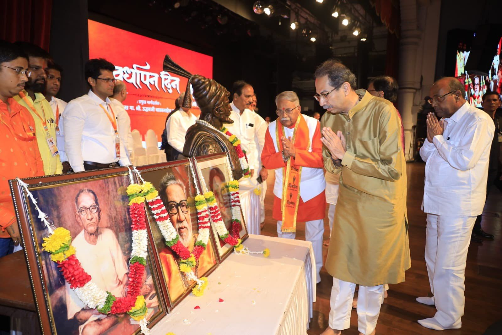 Shiv Sena Foundation Day News Updates: With A Laughing Uddhav Thackeray ...