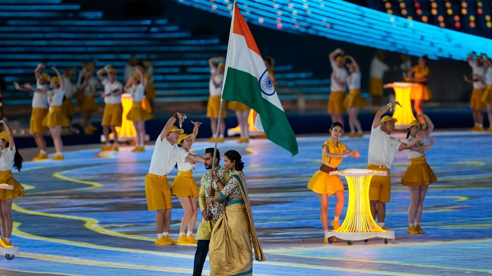 Asian Games: Indian Squad Walk Out in Sarees and Kurtas for the Opening ...