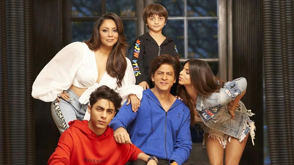 Gauri Khan Shares Stunning Family Portrait Ft Shah Rukh Khan Children   V2lj1rn Srk  625x300 06 October 23.webp