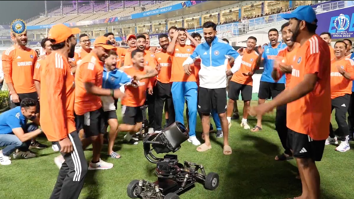 icc-world-cup-2023-rohit-sharma-wins-team-india-s-best-fielder-medal
