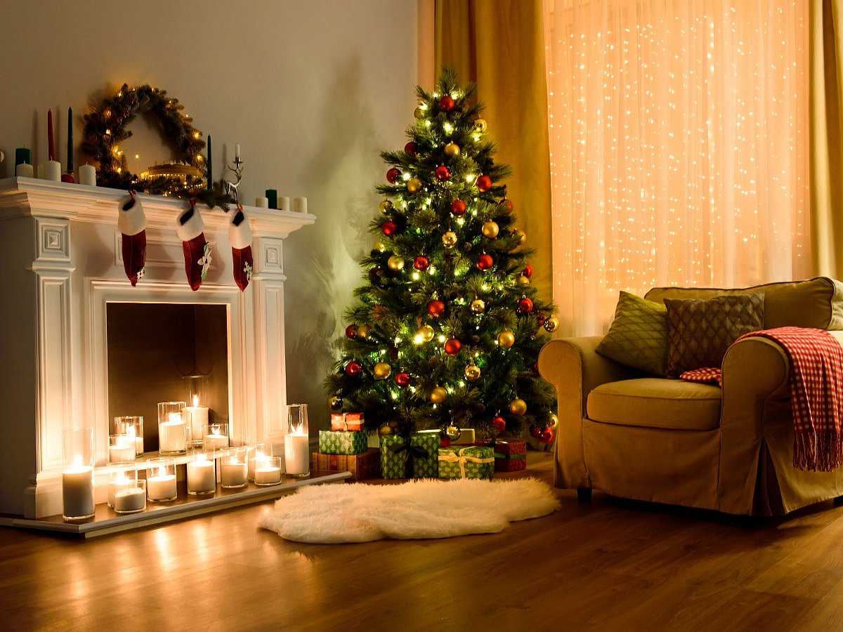 christmas-decorations-indoor-7-simple-christmas-mantel-decoration-ideas