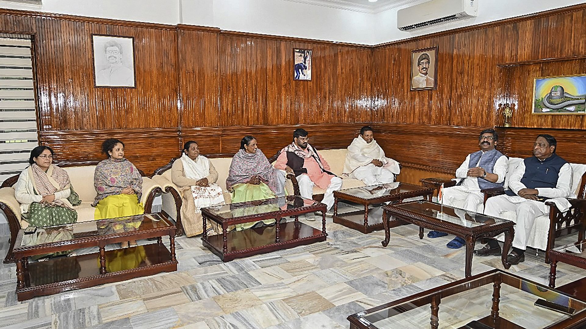 Amid ED Probe, Jharkhand CM Hemant Soren Holds Meeting With MLAs In Ranchi