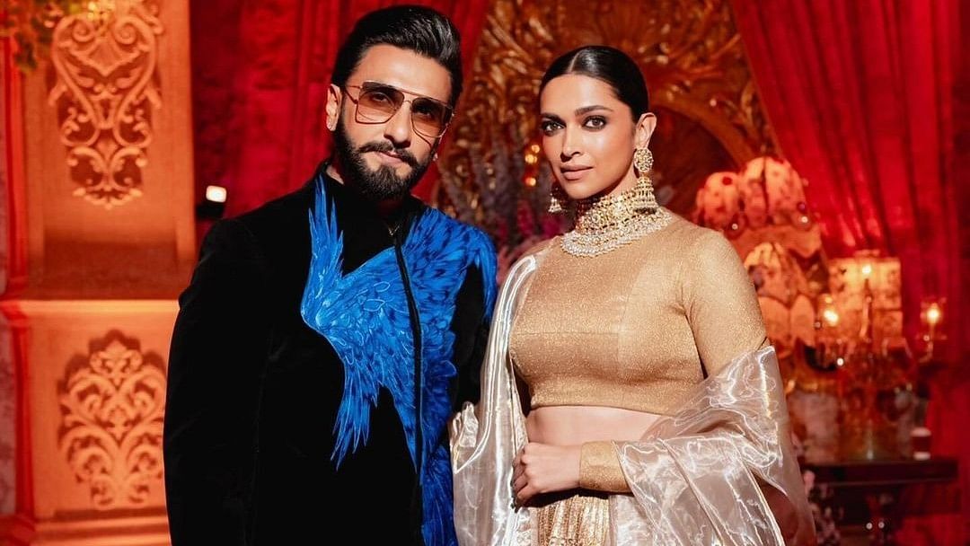 Deepika Padukone & Ranveer Singh Perform To ‘Galla Goodiyan’ At Anant ...