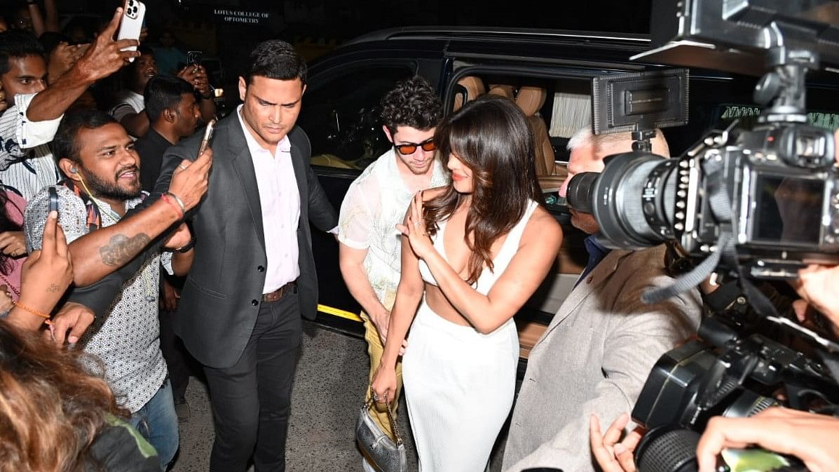 Pics: Priyanka Chopra Attends Mannara Chopra's Birthday Bash With Nick ...